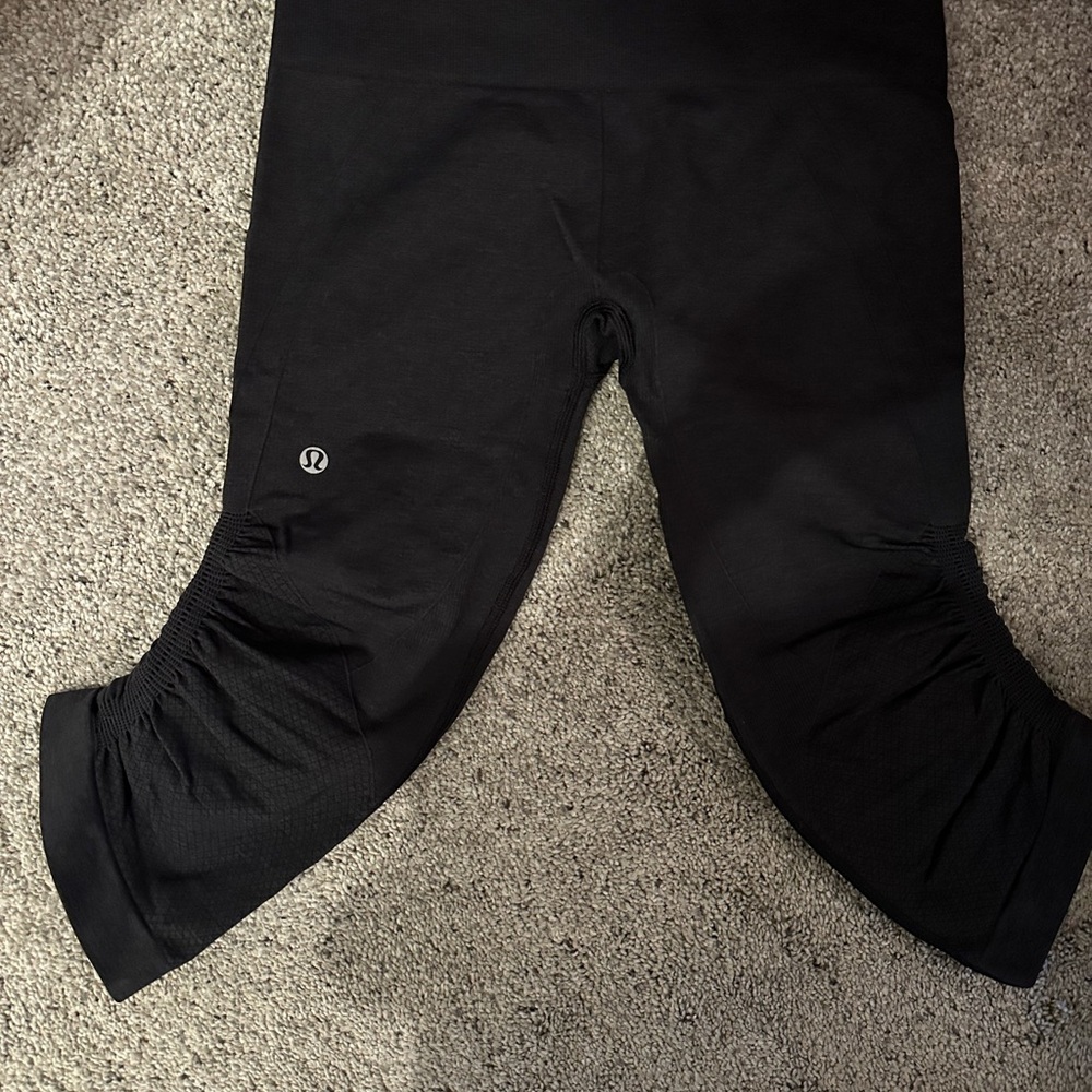 Lululemon Athletica Black Leggings with Ruched Detail